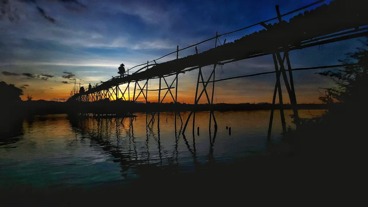 Cam Dong Village Bamboo Bridge at Sunset Cam Dong Village bamboo bridge at sunset near Hoi An